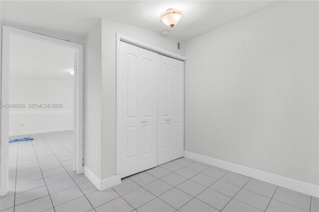 Building Photo - 9441 SW 27th Dr