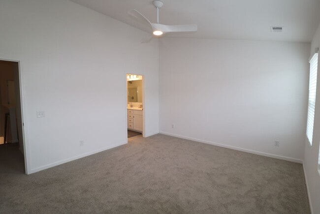 Building Photo - 1724 Granby Hts Dr