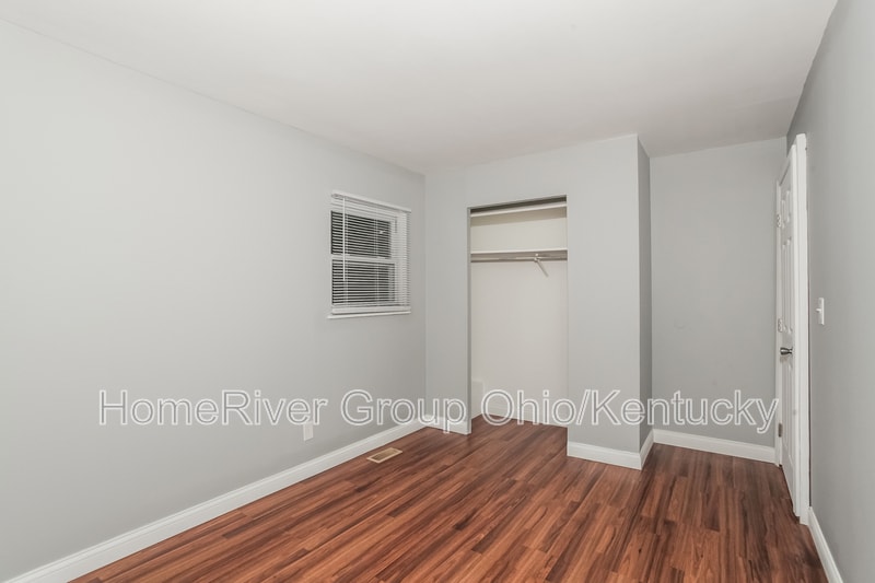 Building Photo - 10735 Invicta Ct