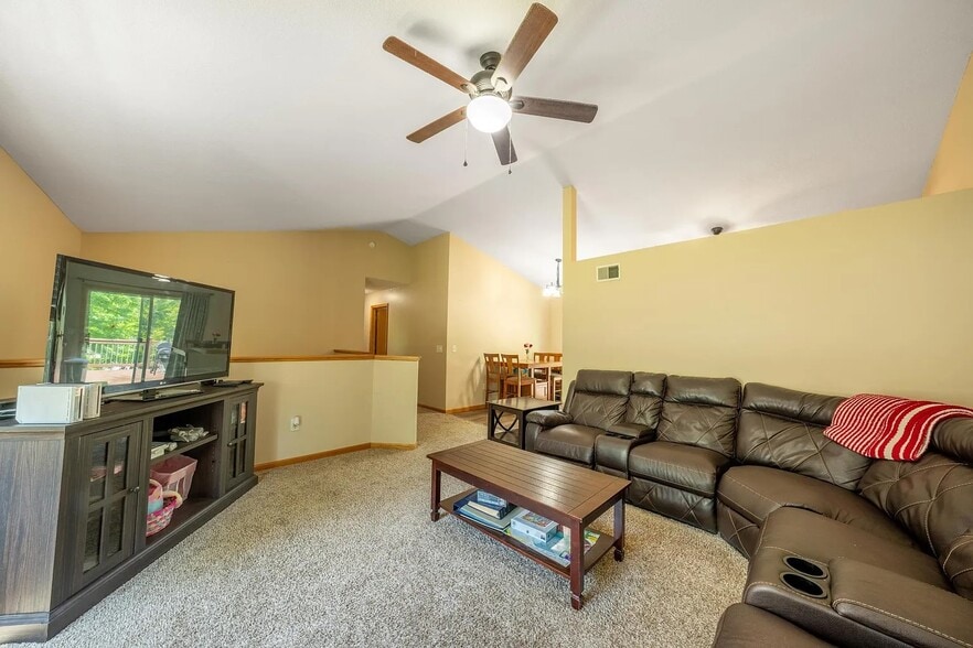 Building Photo - 1281 Applewood Way