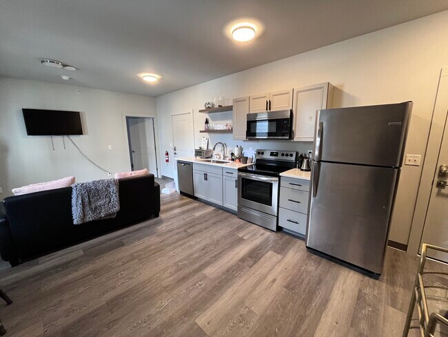 Building Photo - The Bronze