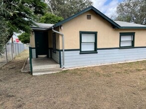 Building Photo - Cute 2br, 1ba home in Ramona.