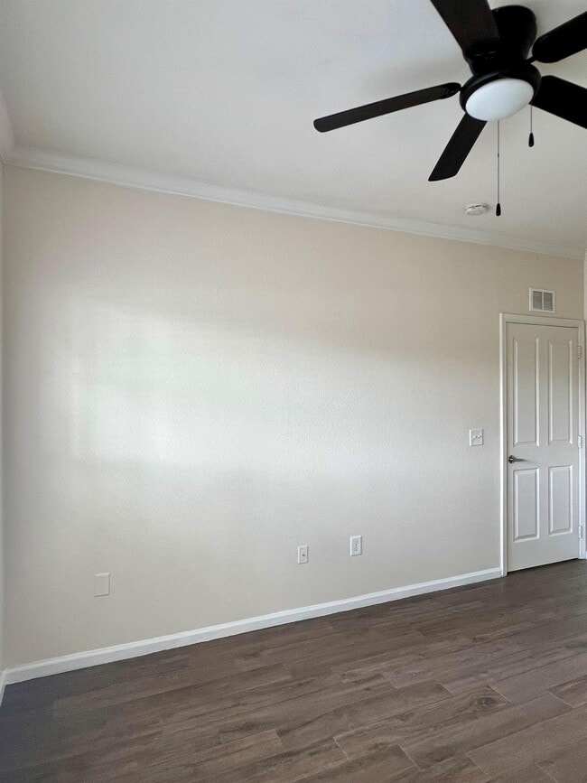 Building Photo - 11811 Estates Club Dr