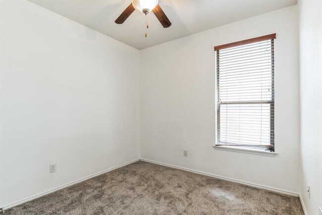 Building Photo - 1029 Brighton Pl