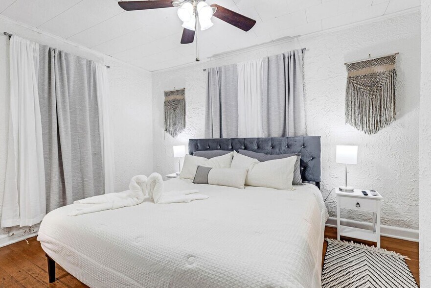 Building Photo - 335 Malverne Rd