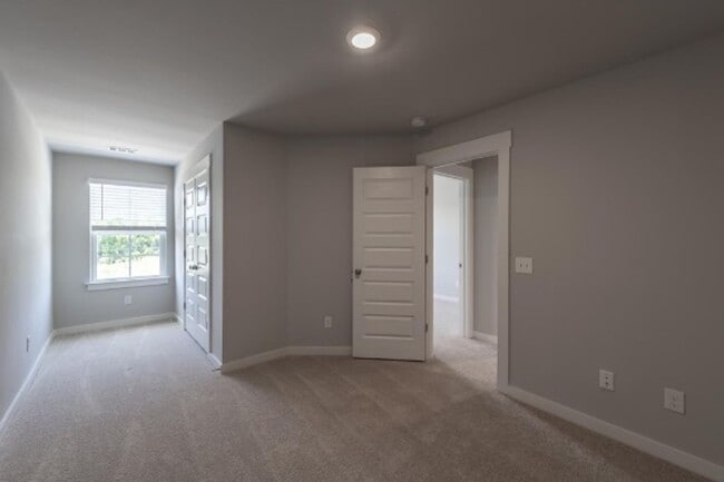 Building Photo - 2012 Hardwick Ln
