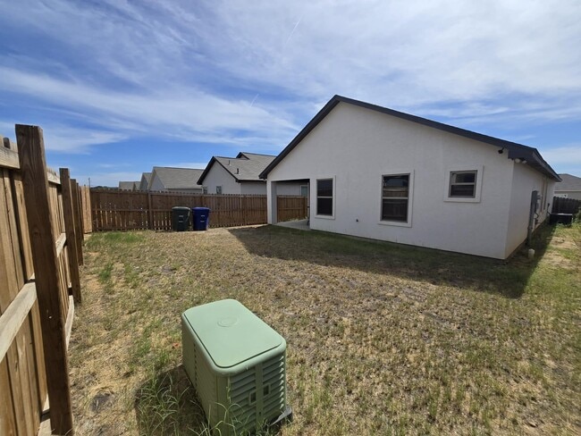 Building Photo - 5807 Seminario Ln