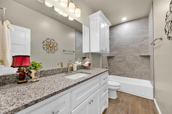 Building Photo - 2608 SW 68th St