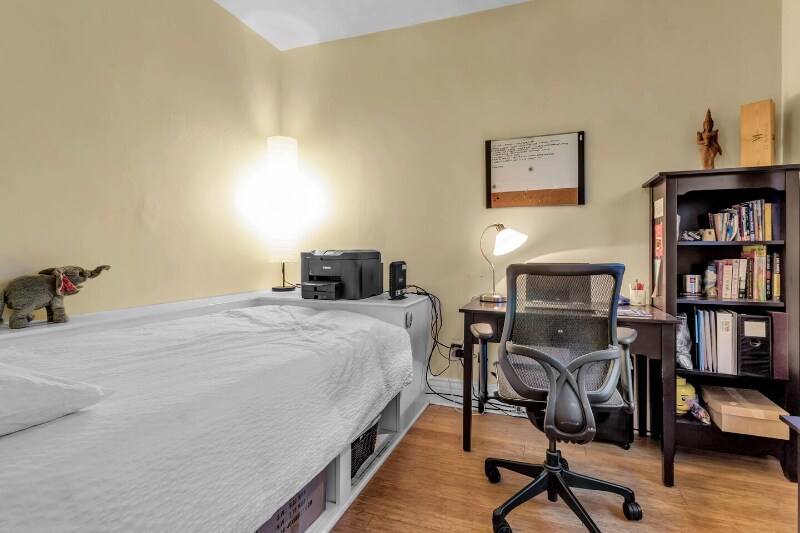 Building Photo - 61 St James Pl