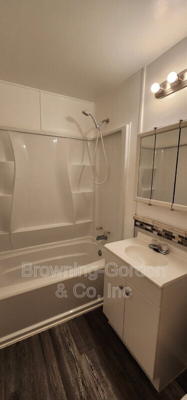 Building Photo - 2514 Glenrose Ave