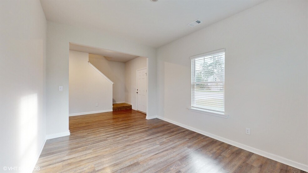 Building Photo - 3302 Bridgewood Dr
