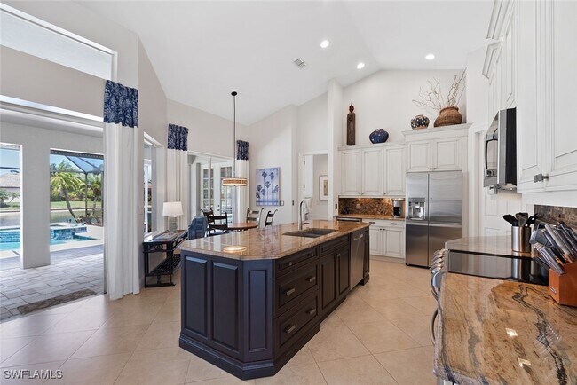 Building Photo - 8949 Lely Island Cir