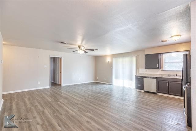 Building Photo - 618 S San Jose Dr