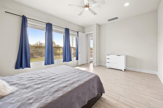 Building Photo - 1409 Copperfield Wy