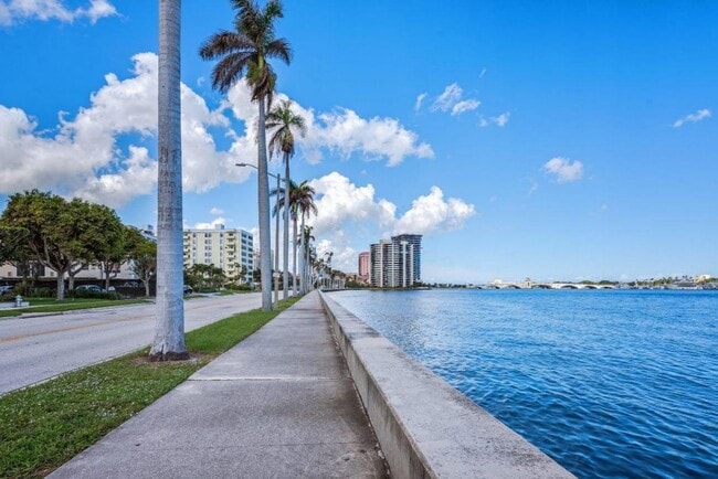 Building Photo - 1701 S Flagler Dr