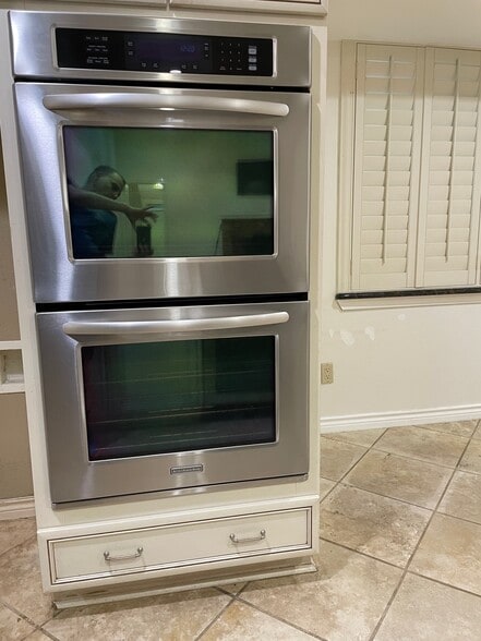 Building Photo - 737 Robin Ln