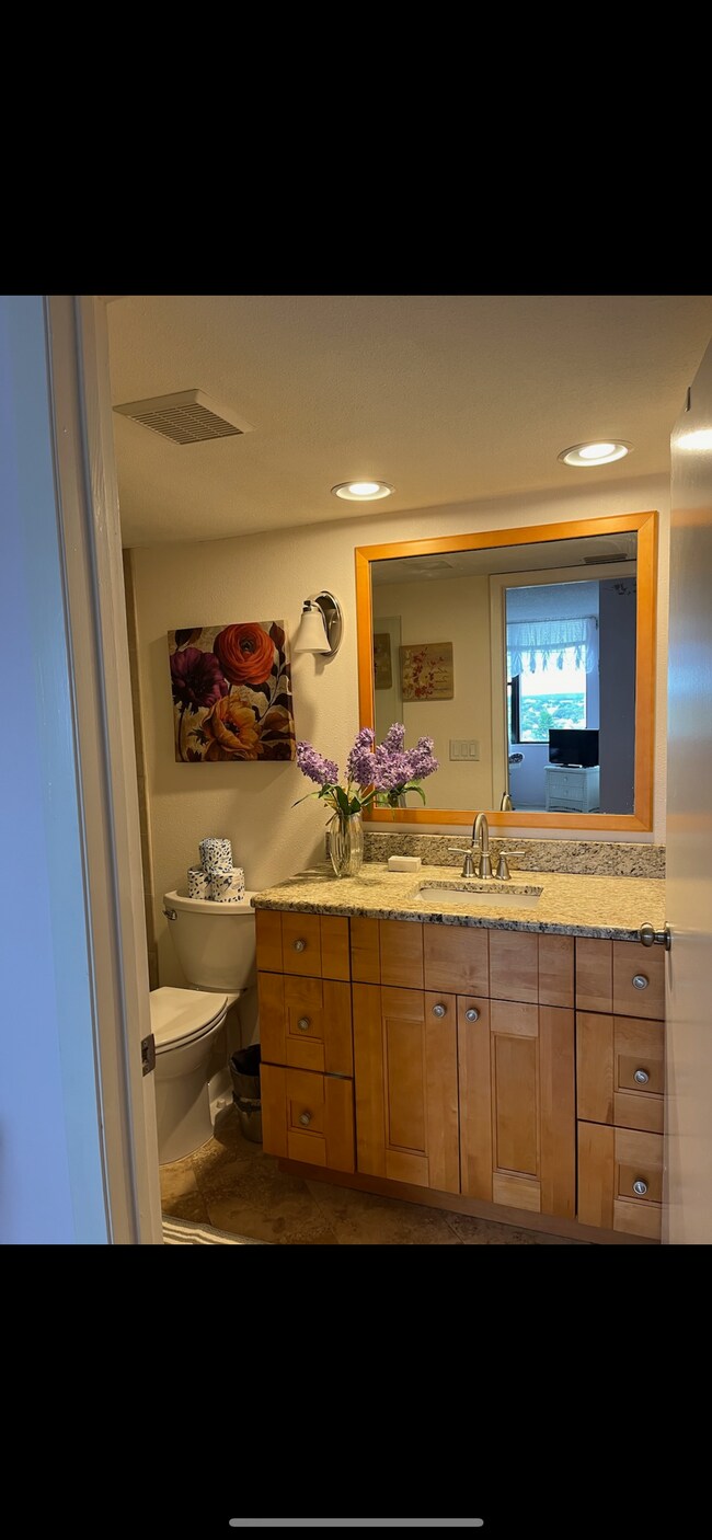 Building Photo - 255 Dolphin Point