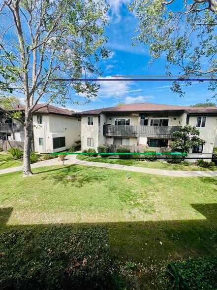 Building Photo - 1676 Maple Ave