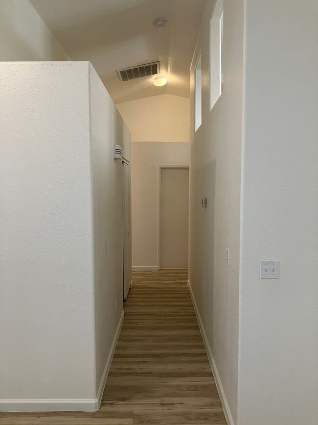 Building Photo - 5200 Dunham Ct