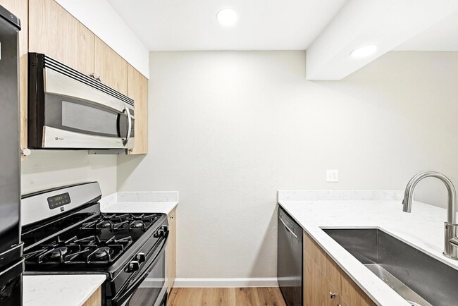 Building Photo - 7801 Shoal Creek Blvd