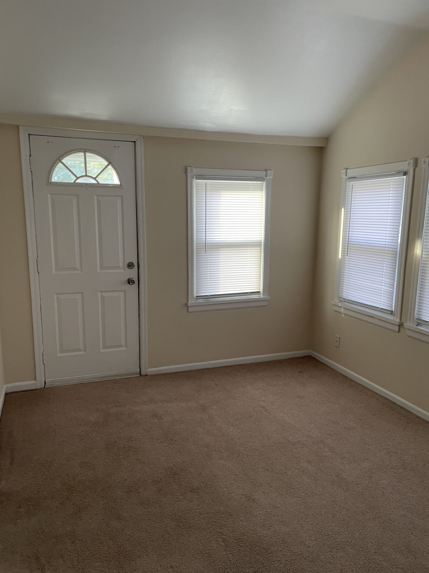 Sunroom/Dining - 46 Martinview Rd