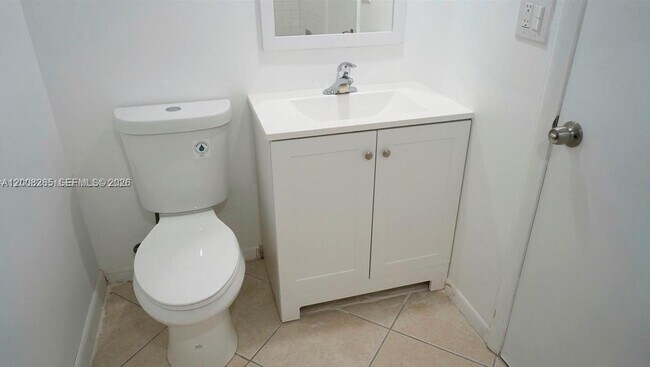 Building Photo - 2771 Riverside Dr