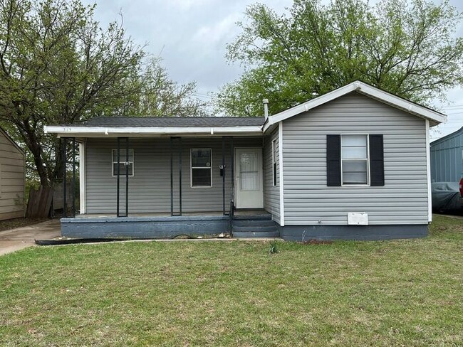 Building Photo - 2 Bed 1 Bath