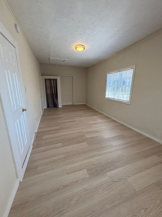 Building Photo - 1300 N Broad St