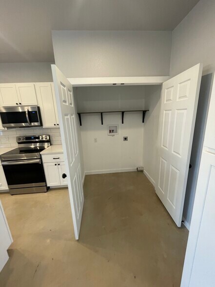 Building Photo - 1219 Mesquite St