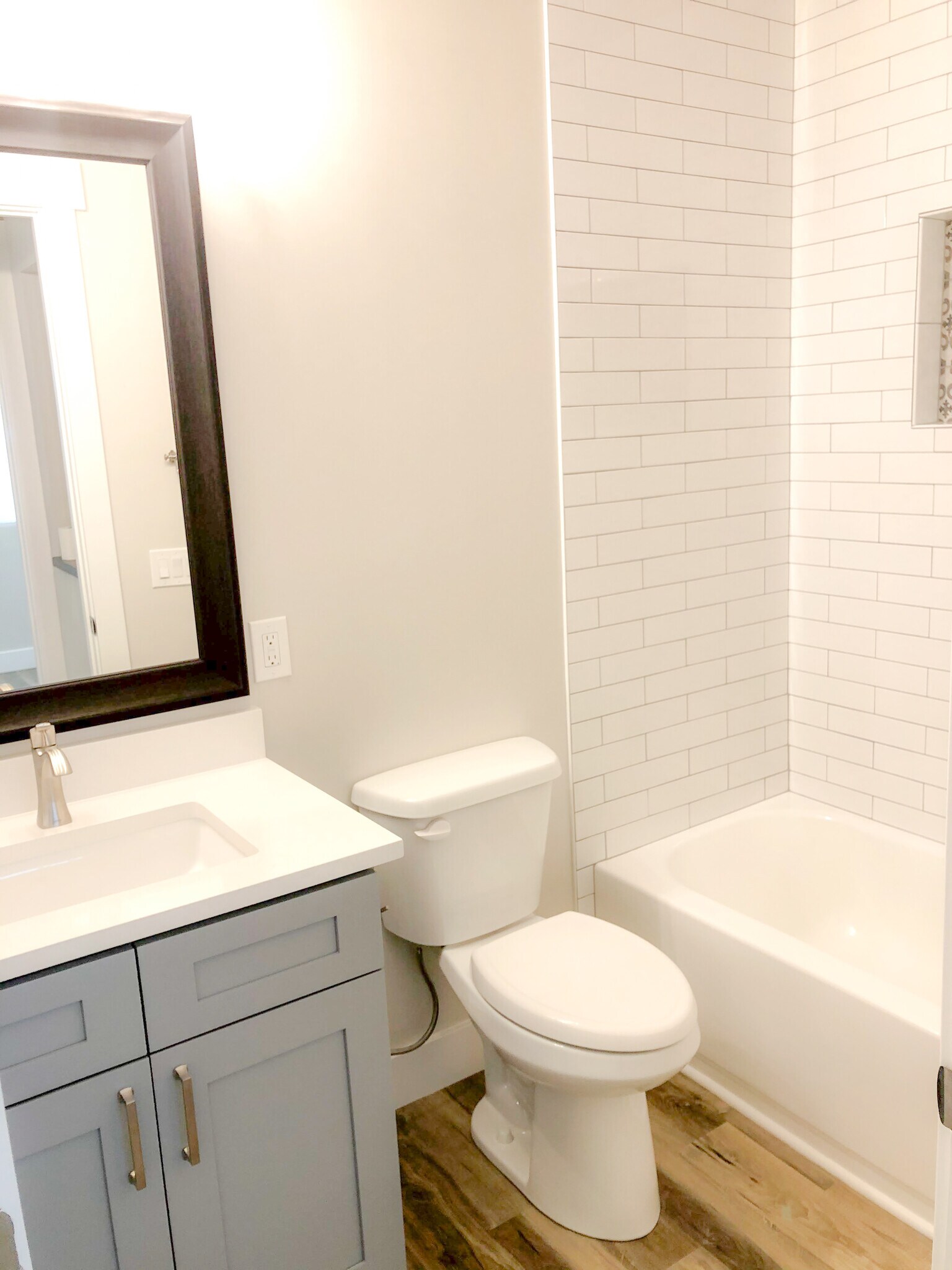 Bathroom - 959 S 650 W