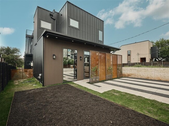 Building Photo - 412 Kemp St