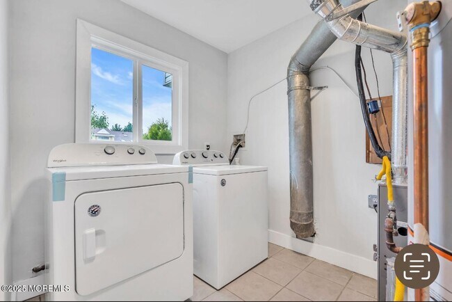 Building Photo - 2300 Oak Knoll Dr