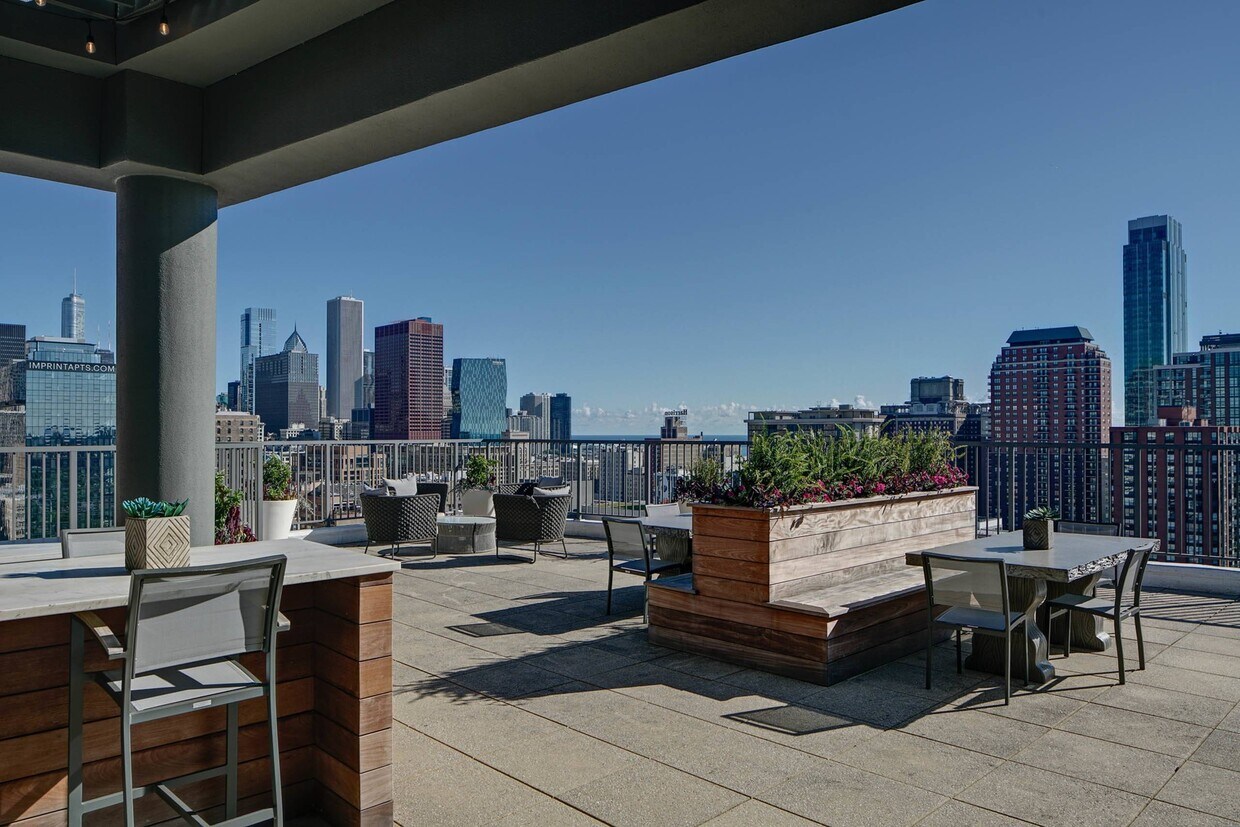 Amli 900 Chicago Il Apartment Finder