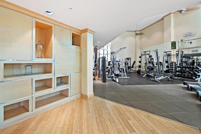 Building Photo - 347 N New River Dr E