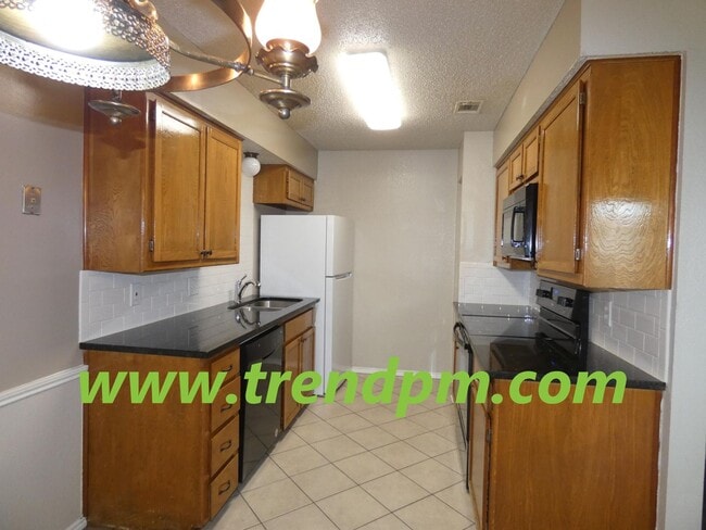 Building Photo - 412 Asbury Dr