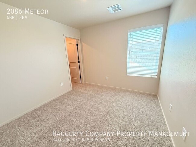 Building Photo - 2086 Meteor-