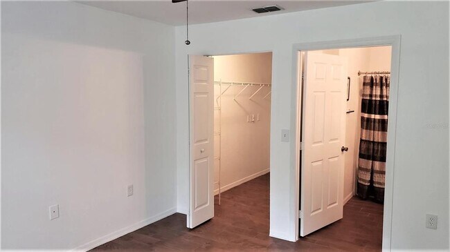 Building Photo - 7428 Vista Way