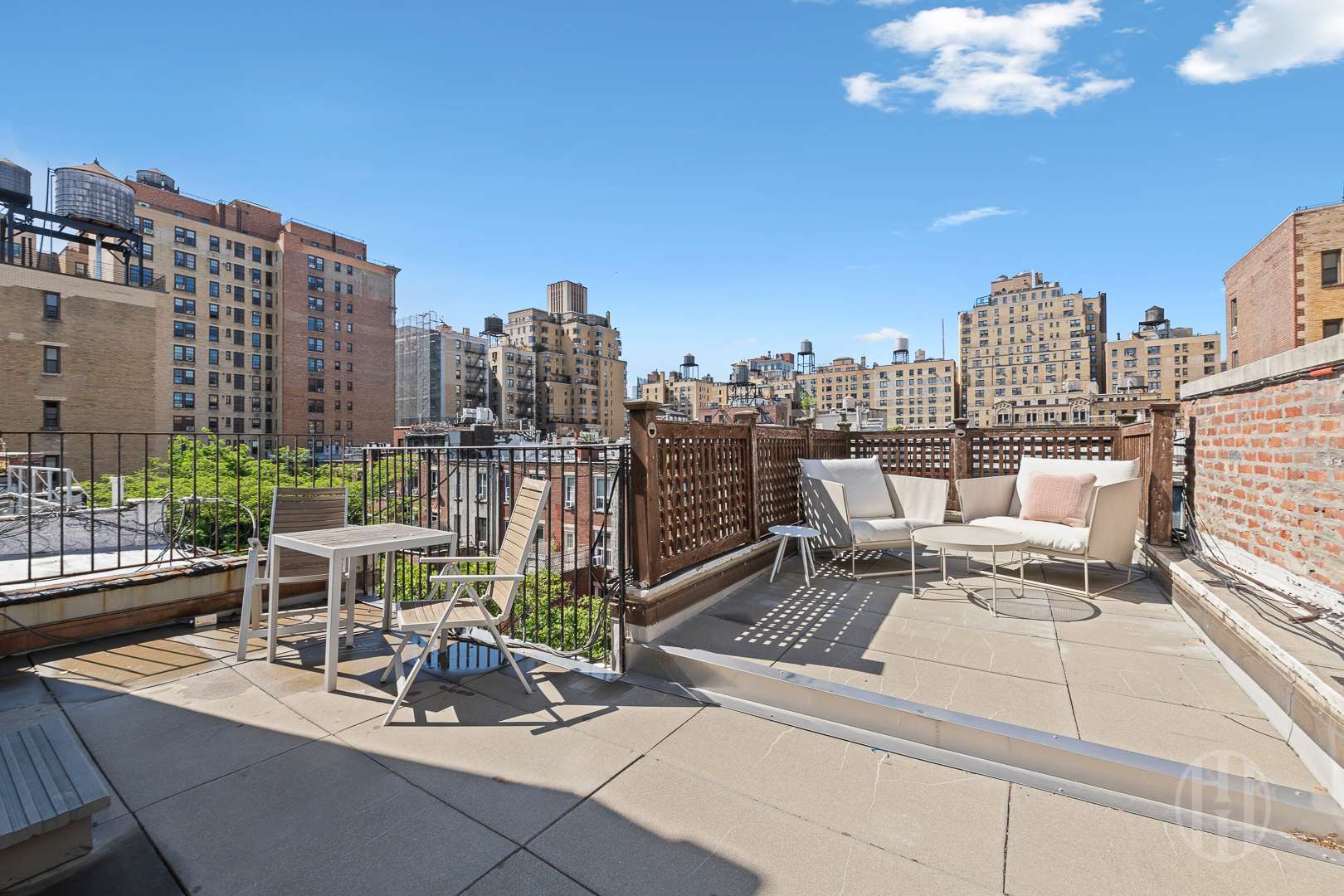 Building Photo - 334 W 89th St