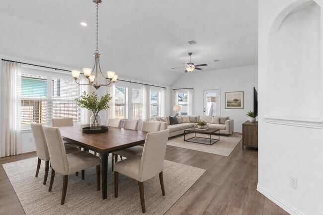 Building Photo - 31427 Vineyard Creek Dr