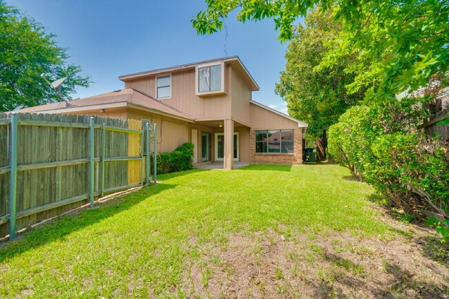 Building Photo - $1,000 Off first month.