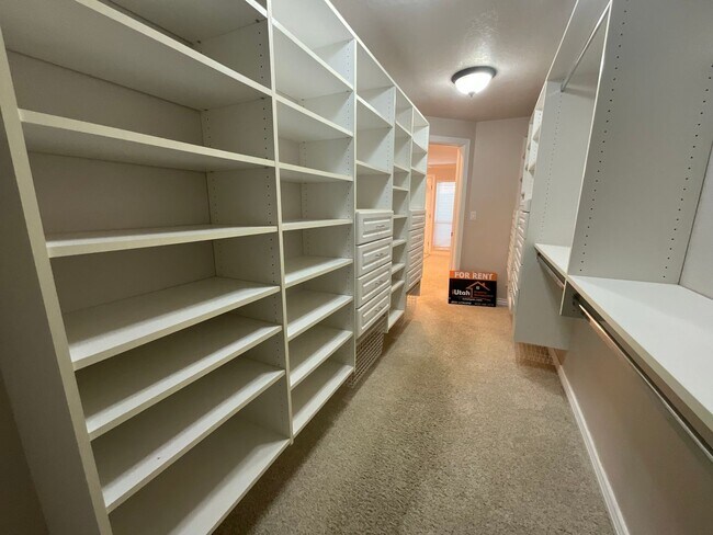 Building Photo - 5859 S 3500 W