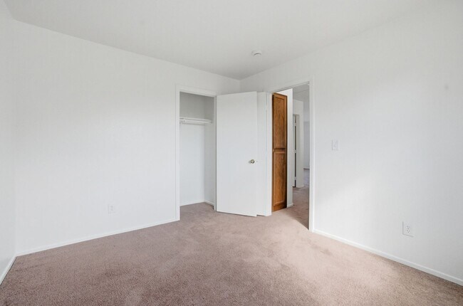 Building Photo - Stunning 4 bedroom home In North Las Vegas