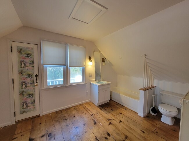 Building Photo - 1412 Rainbow Dr