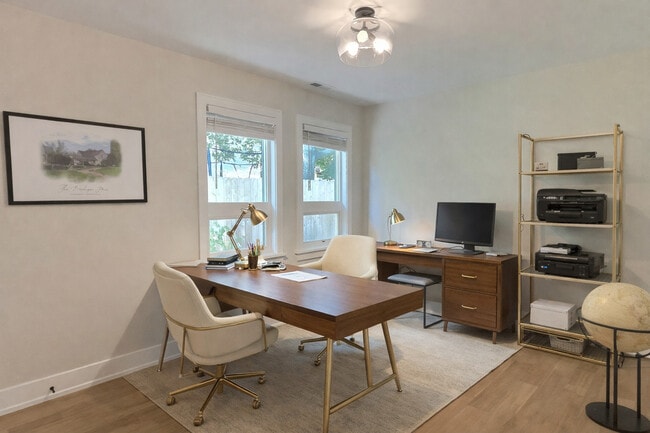 Building Photo - 5245 W Ardmore Ave