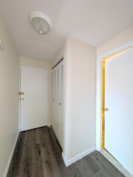 Building Photo - 80 Newbury St