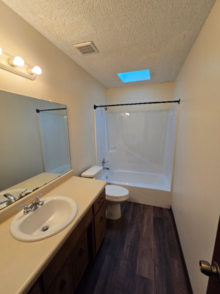 Building Photo - 199 Lakeside Ln