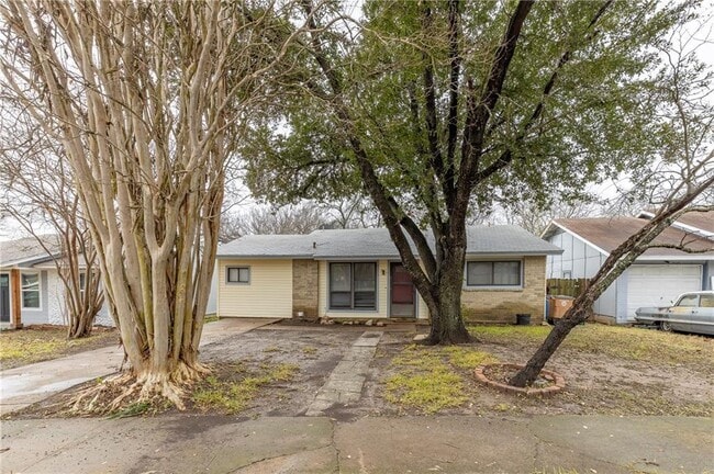 Building Photo - 2325 Bendridge Trail