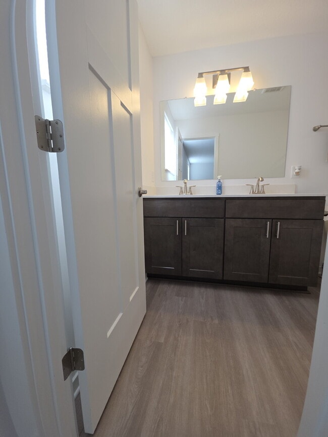 Building Photo - "Spacious 3-Bedroom Townhouse with 3 Full Baths in Columbus – 1856 Sq. Ft. of Comfort and Style!"