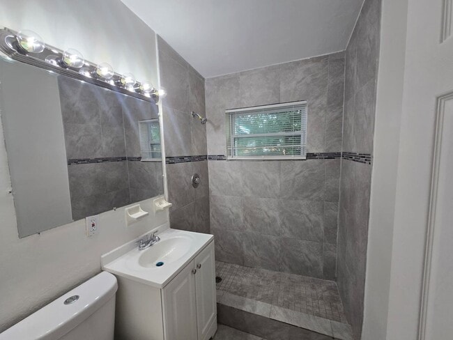 Building Photo - Charming corner lot home in Palm Beach County - 2 Bedroom 1 Bathroom