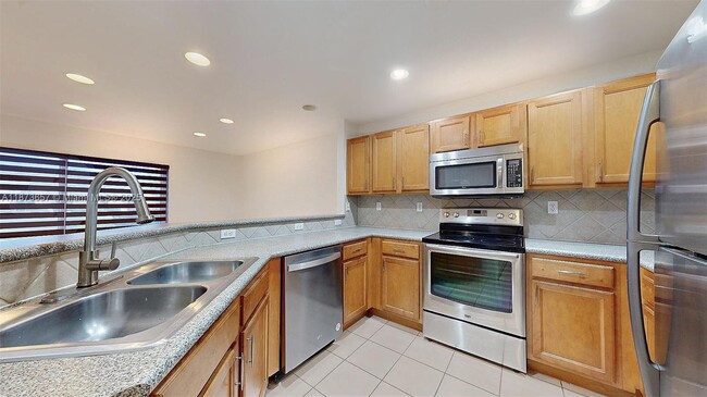 Building Photo - 12819 SW 31st Ct